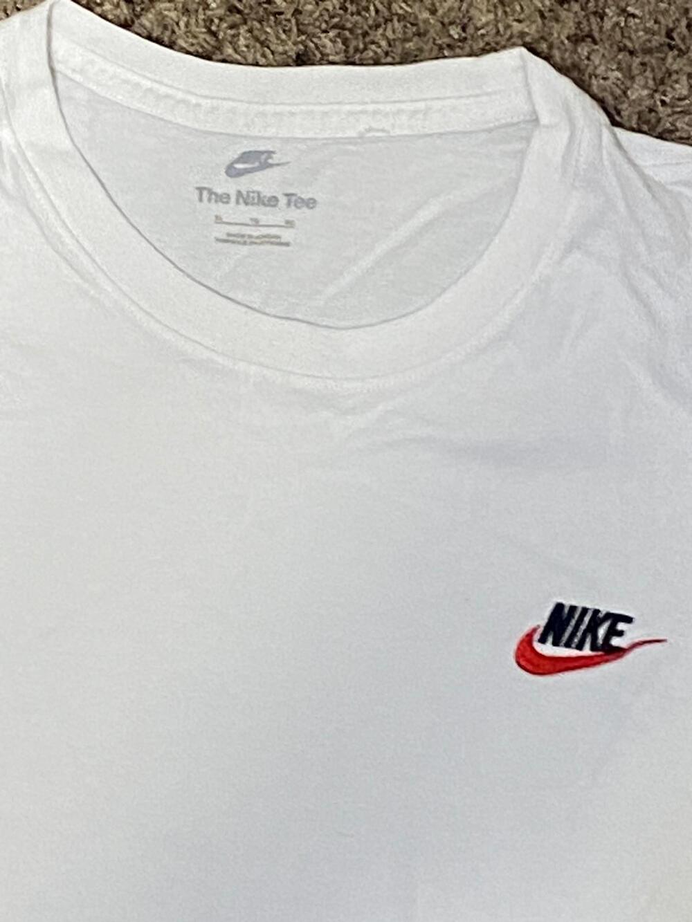 Nike The Nike Tee Mens Size XL White Red Embroidered Logo PRE OWNED